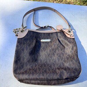 Michael Kors MK Signature Hobo Shoulder Bag Black Tan Trim Chain Strap Zip Top